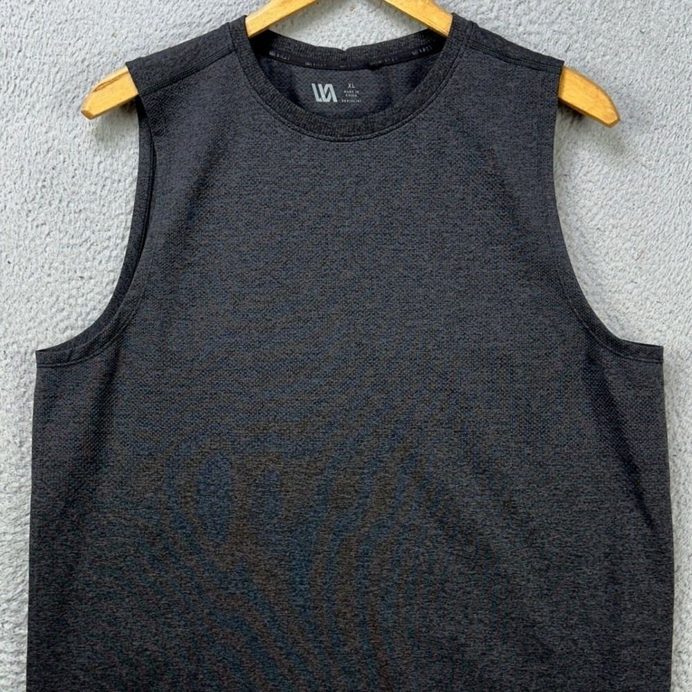VRST Adult Mens XL Shirt Tank Top Dark Gray Sleeveless Gym Workout Exercise EUC